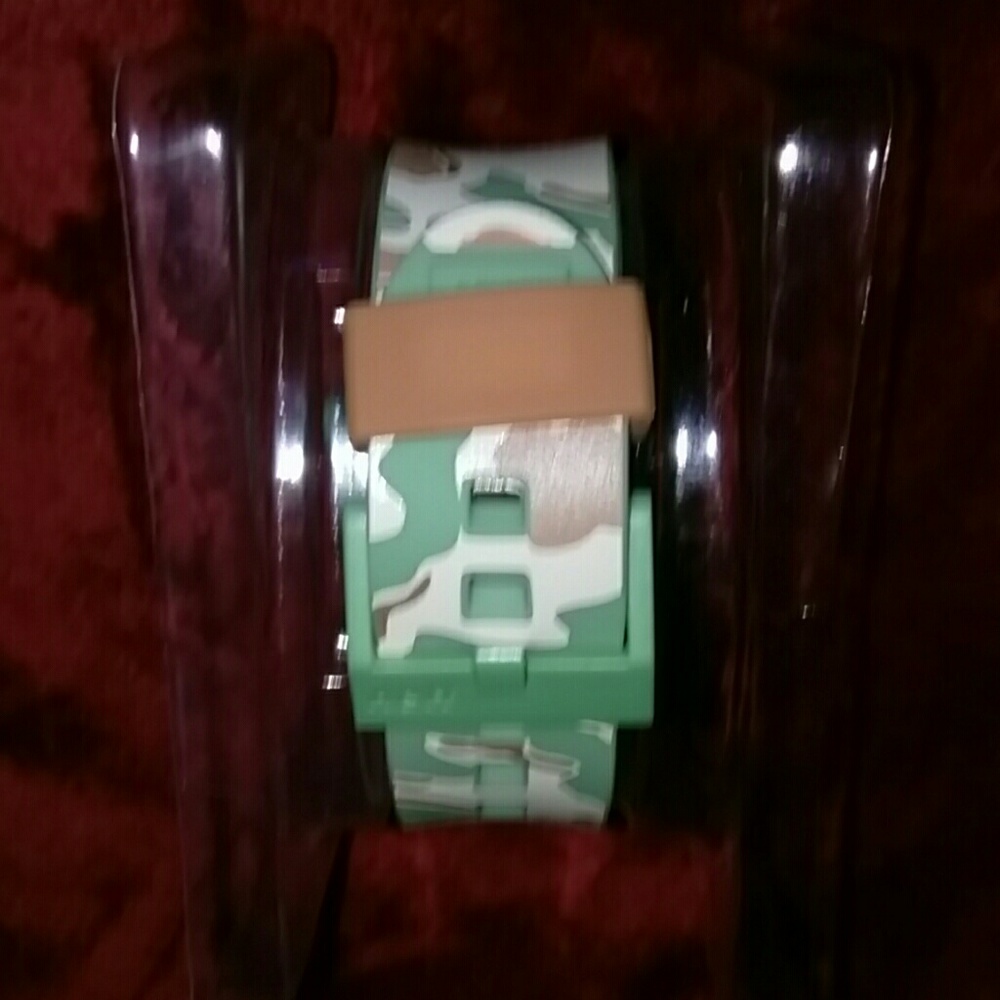 Neff Camo Watch - Picture 2 of 4